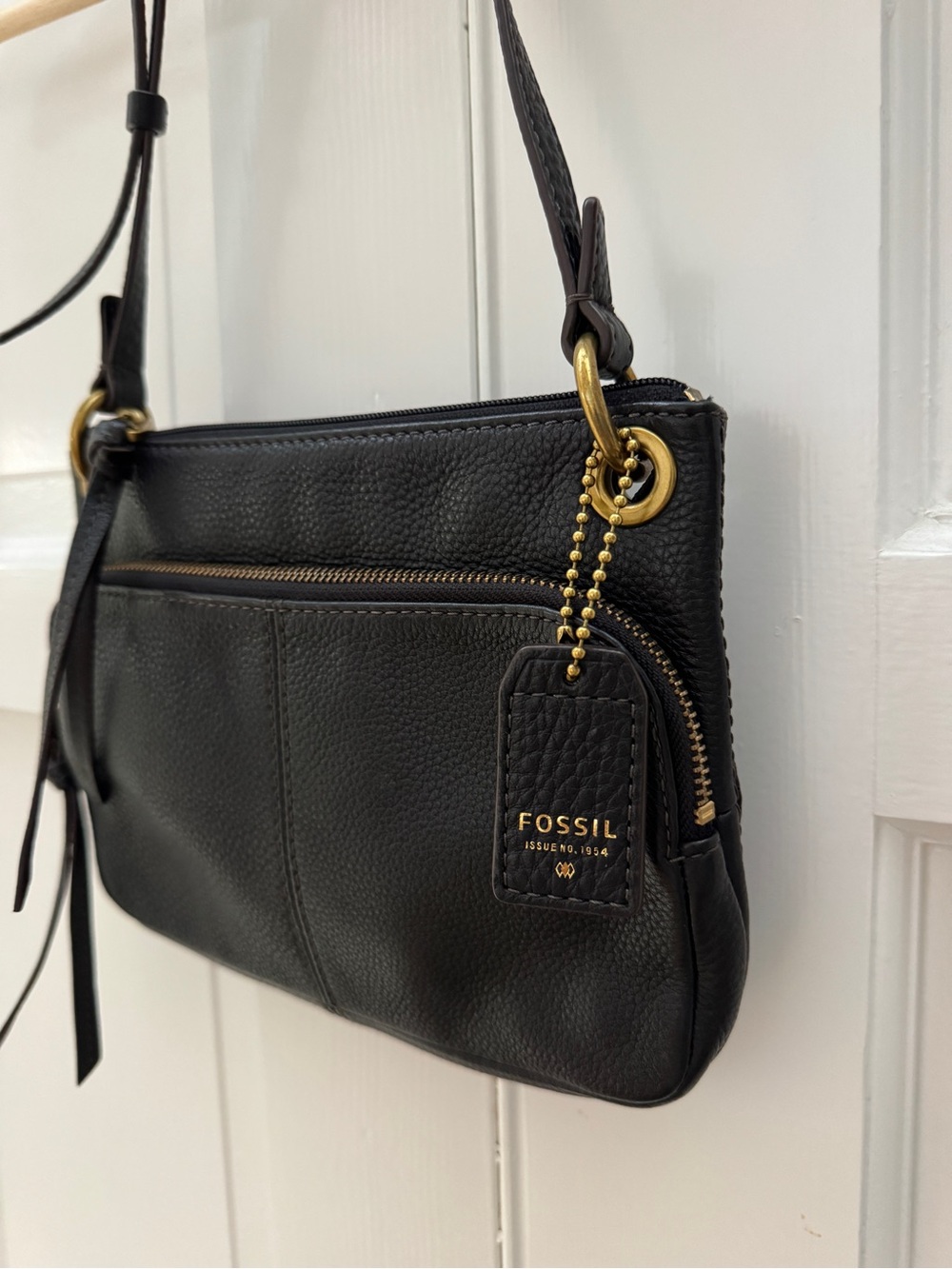 Fossil Black Pebbled Leather Crossbody Bag with Gold Hardware - Picture 3 of 7